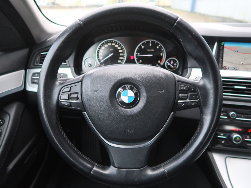 BMW 5, 2015