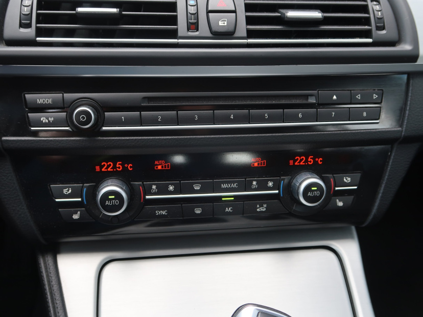 BMW 5, 2015