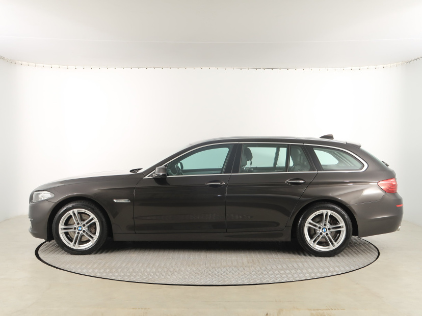 BMW 5, 2015