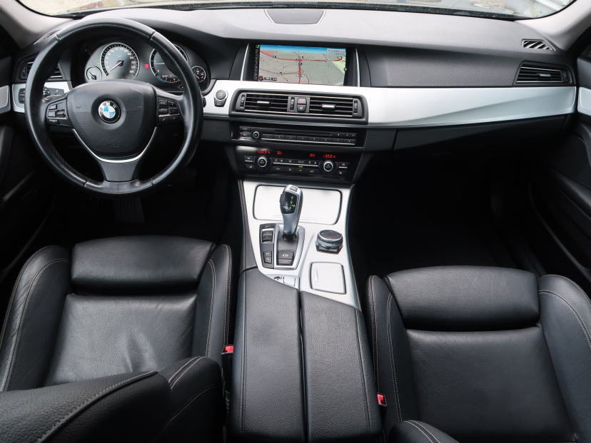 BMW 5, 2015