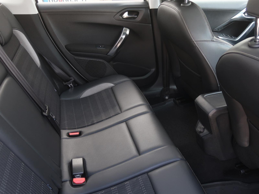 Peugeot 2008, 2013