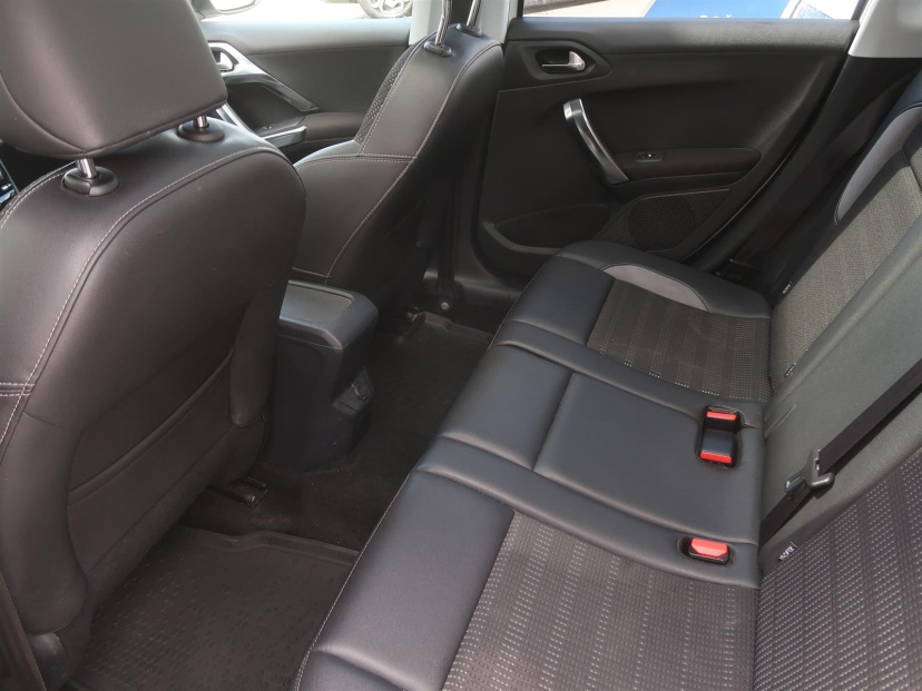 Peugeot 2008, 2013