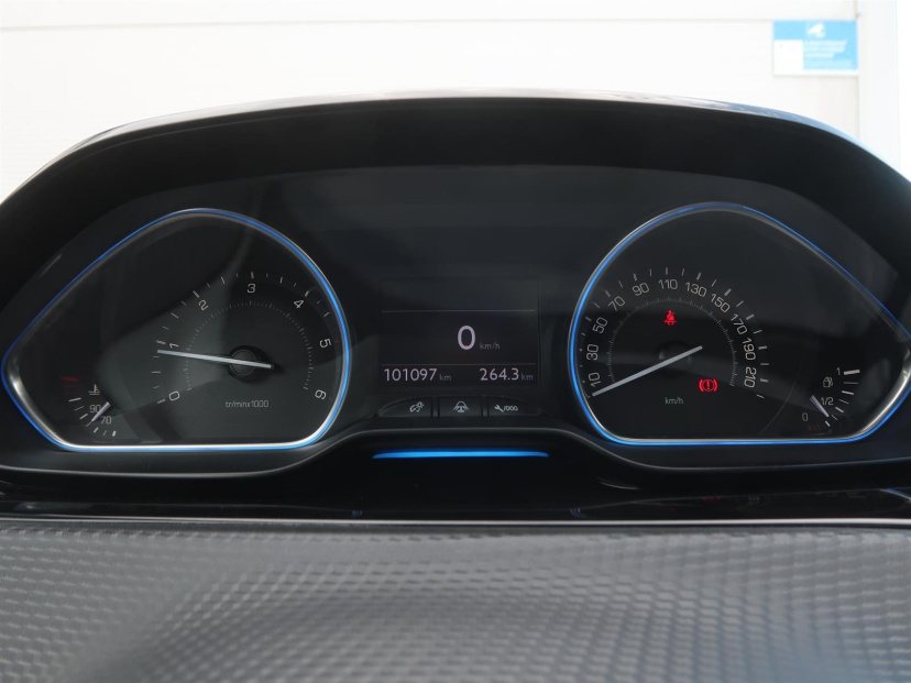 Peugeot 2008, 2013