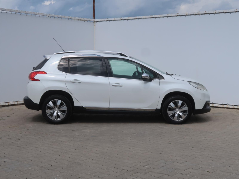 Peugeot 2008, 2013