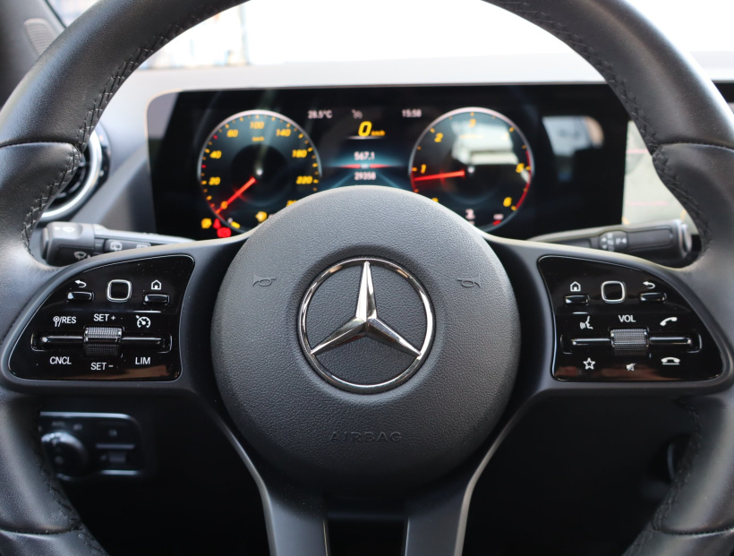 Mercedes-Benz GLA, 2022