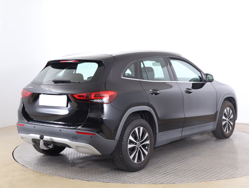 Mercedes-Benz GLA, 2022