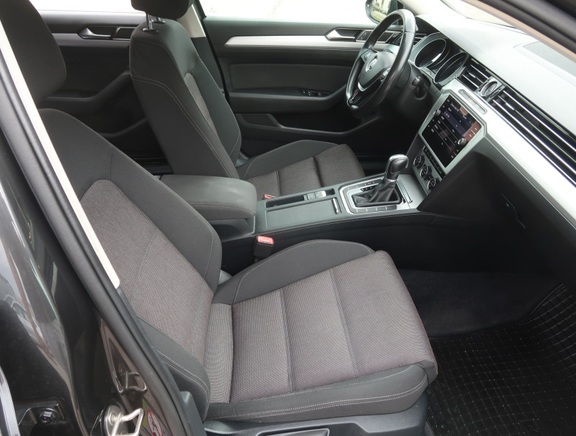 Volkswagen Passat, 2017