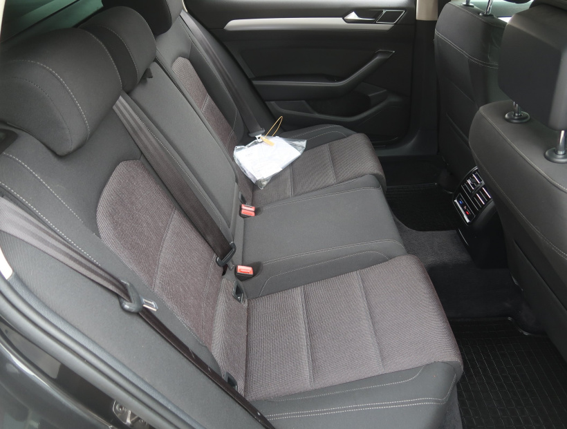 Volkswagen Passat, 2017