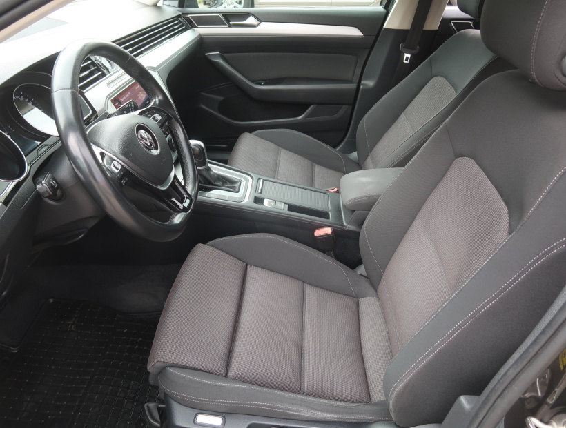 Volkswagen Passat, 2017