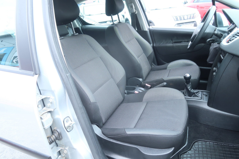Peugeot 207, 2010