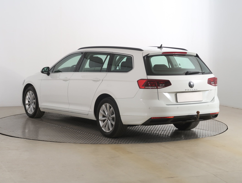 Volkswagen Passat, 2021