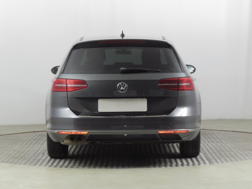 Volkswagen Passat, 2015