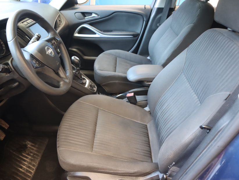 Opel Zafira Tourer, 2017
