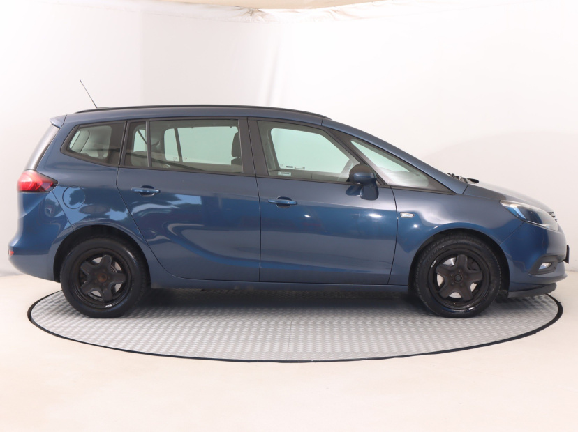Opel Zafira Tourer, 2017