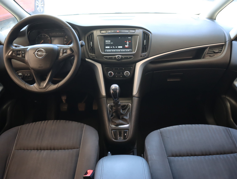 Opel Zafira Tourer, 2017