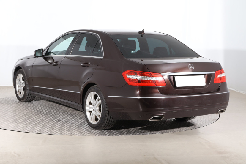 Mercedes-Benz E, 2012