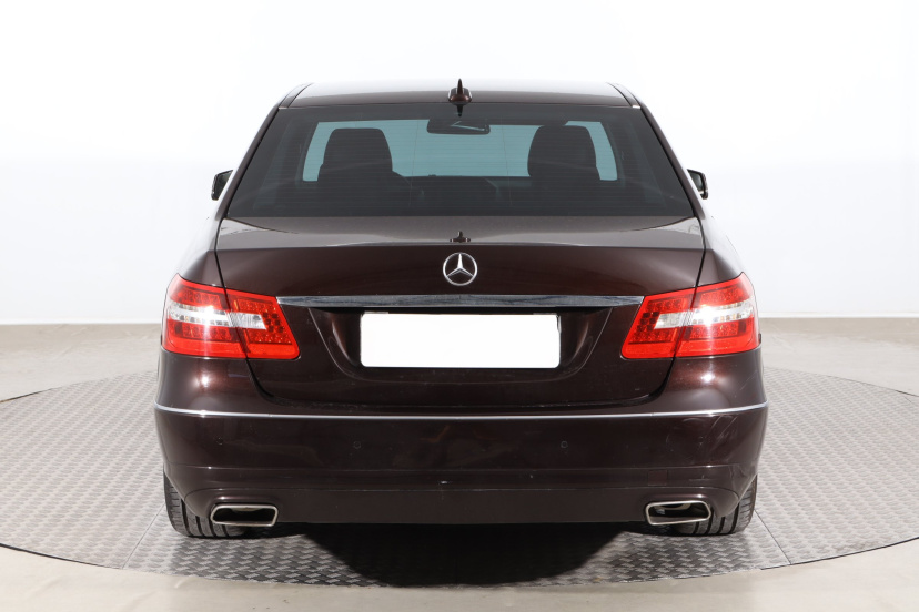 Mercedes-Benz E, 2012