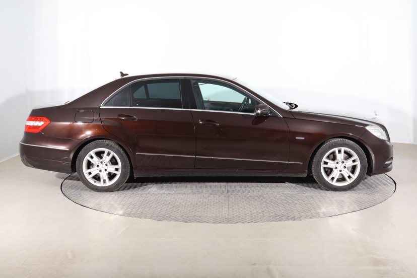 Mercedes-Benz E, 2012