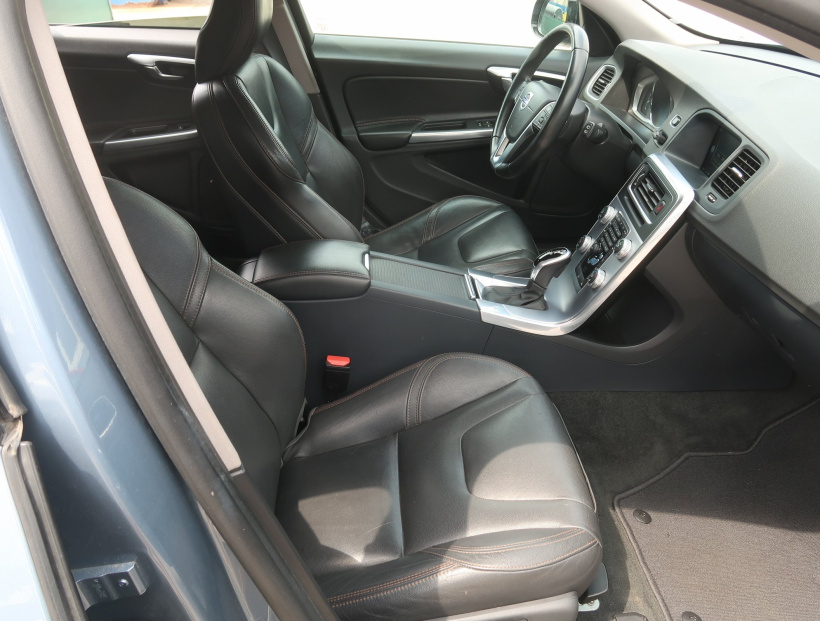 Volvo V60 Cross Country, 2017