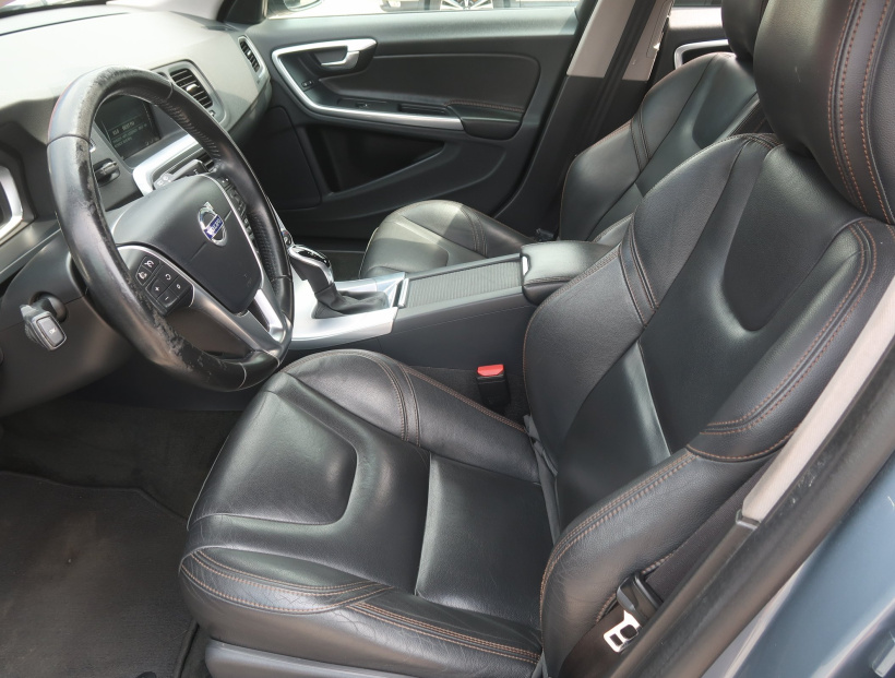 Volvo V60 Cross Country, 2017