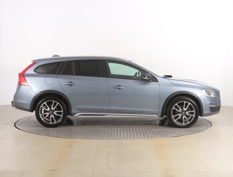 Volvo V60 Cross Country, 2017