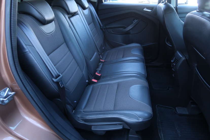 Ford Kuga, 2015