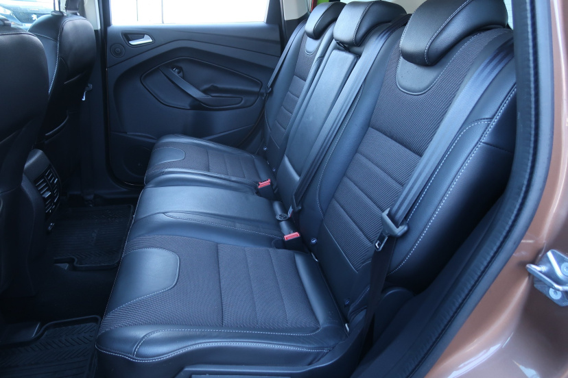 Ford Kuga, 2015