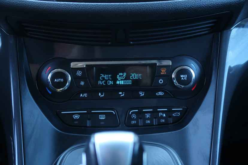 Ford Kuga, 2015