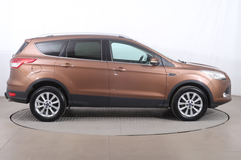 Ford Kuga, 2015
