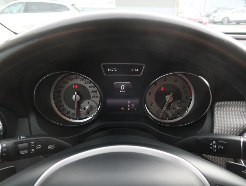 Mercedes-Benz GLA, 2015