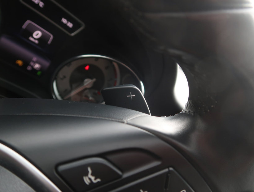 Mercedes-Benz GLA, 2015