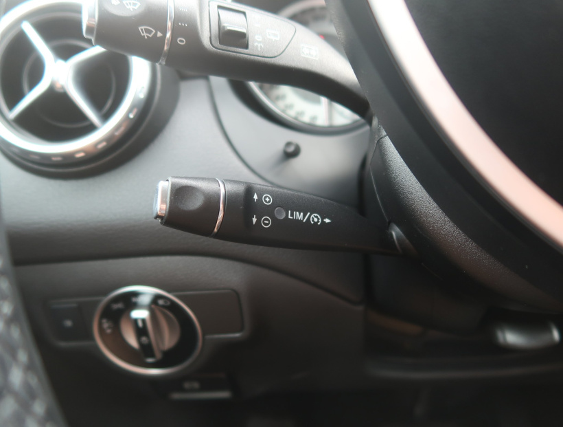 Mercedes-Benz GLA, 2015