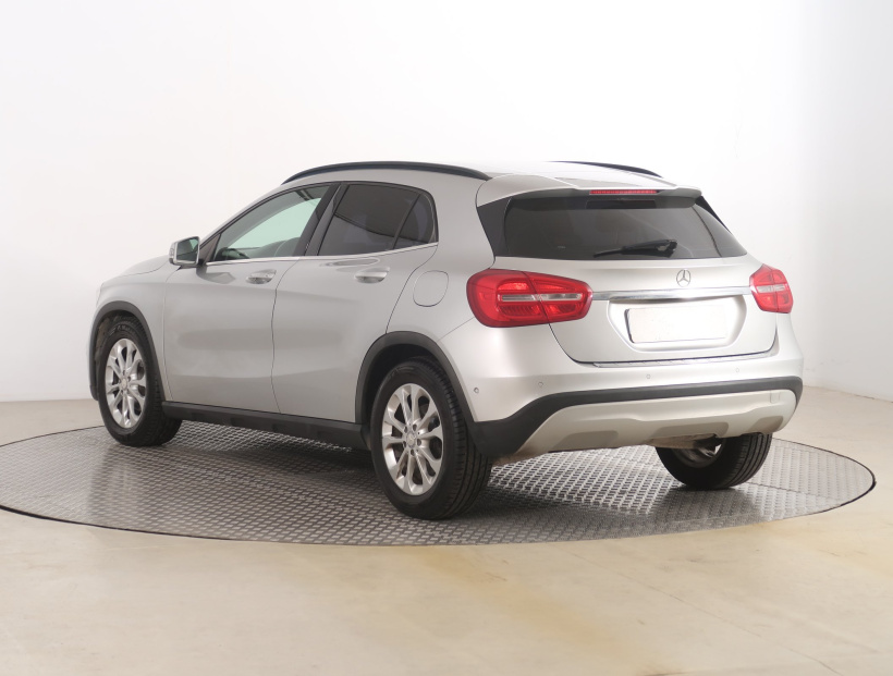 Mercedes-Benz GLA, 2015