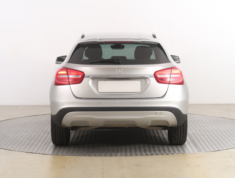 Mercedes-Benz GLA, 2015
