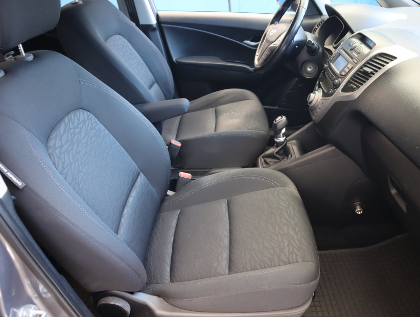 Hyundai ix20, 2013