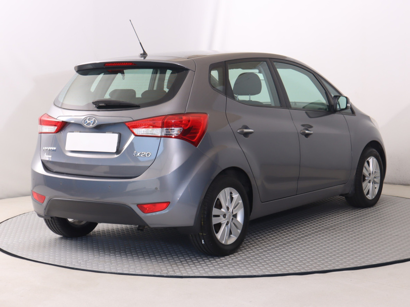 Hyundai ix20, 2013