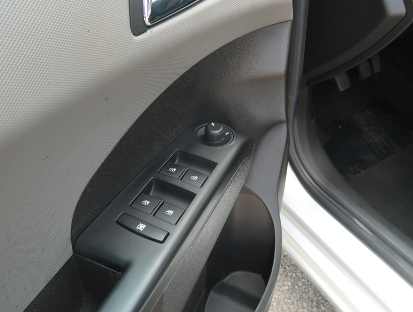 Chevrolet Aveo, 2012