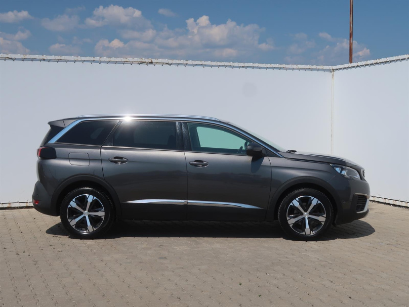 Peugeot 5008, 2020