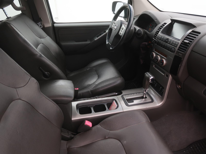 Nissan Navara, 2007