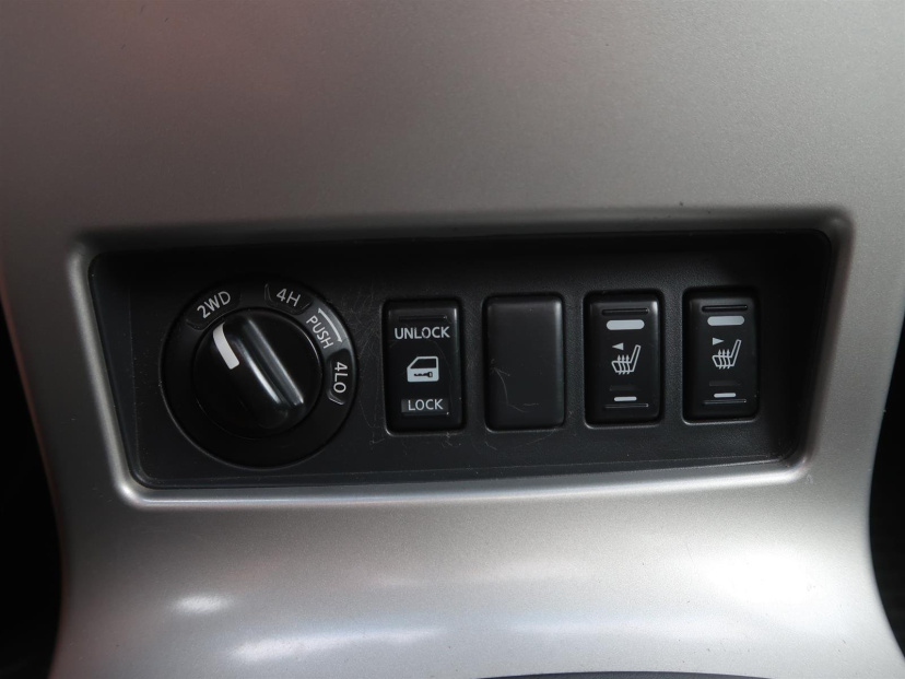 Nissan Navara, 2007