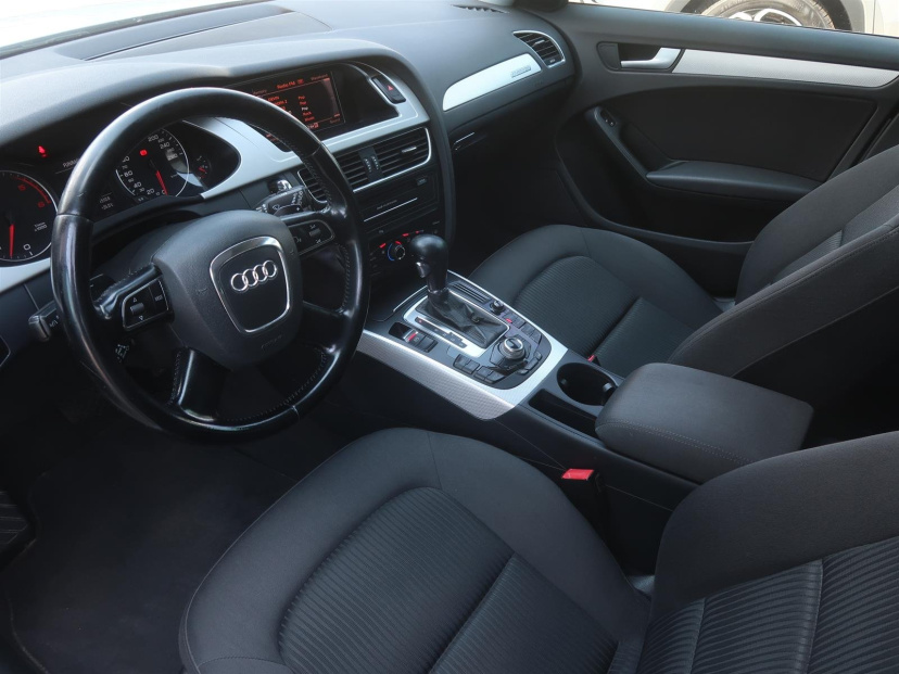 Audi A4, 2011