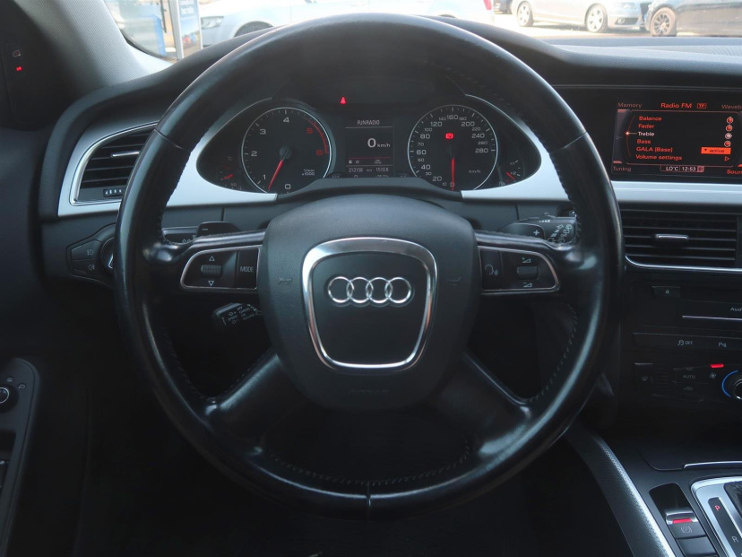 Audi A4, 2011