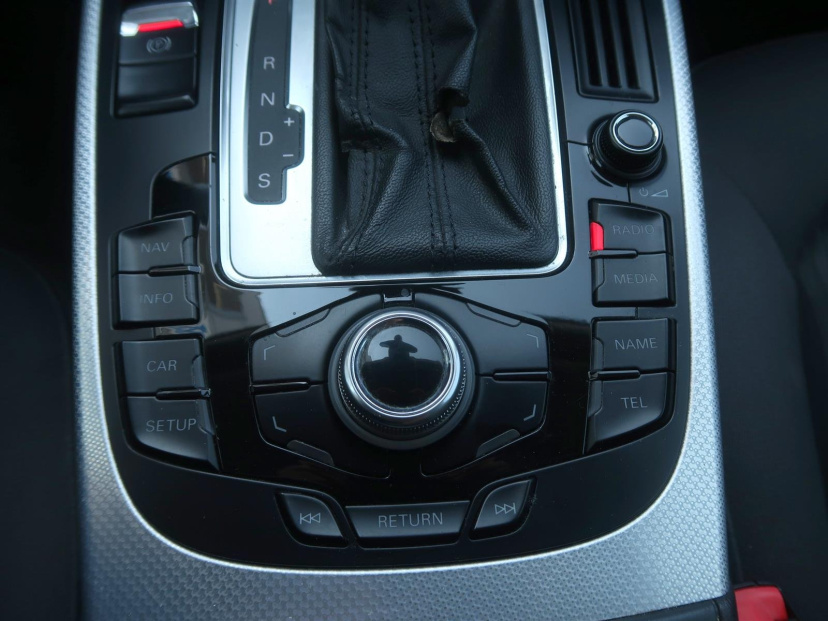Audi A4, 2011