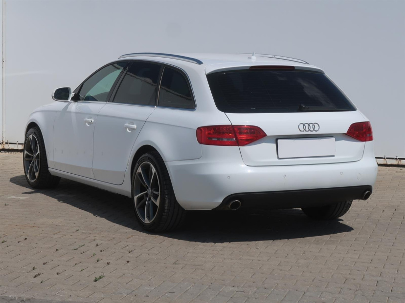 Audi A4, 2011