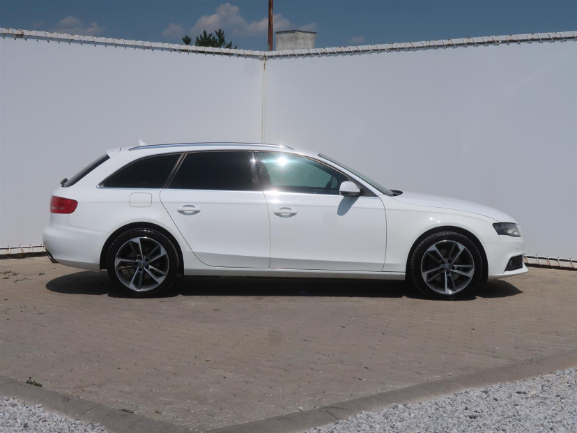 Audi A4, 2011
