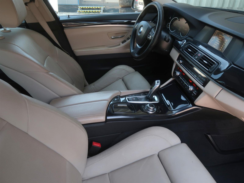 BMW 5, 2013
