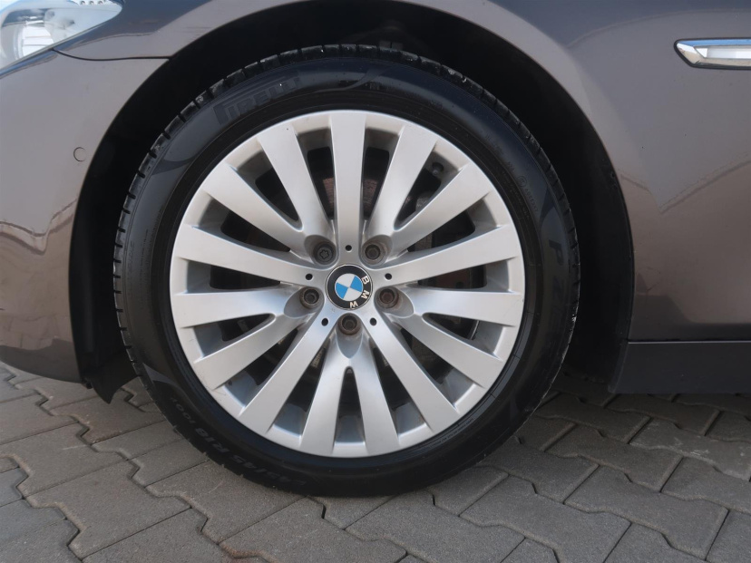 BMW 5, 2013