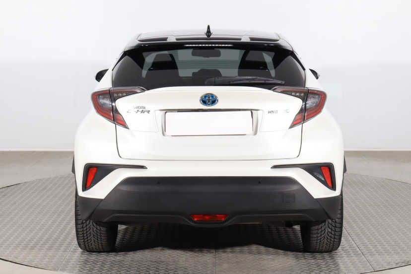 Toyota C-HR, 2018