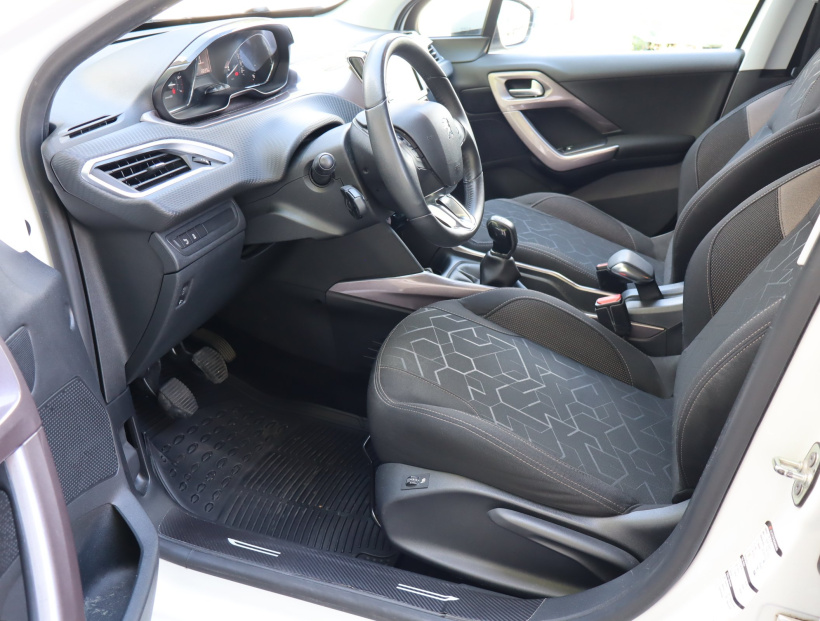 Peugeot 2008, 2014