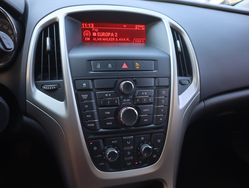 Opel Astra, 2012